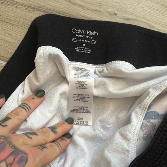 Shorts - Picture 3 of 3